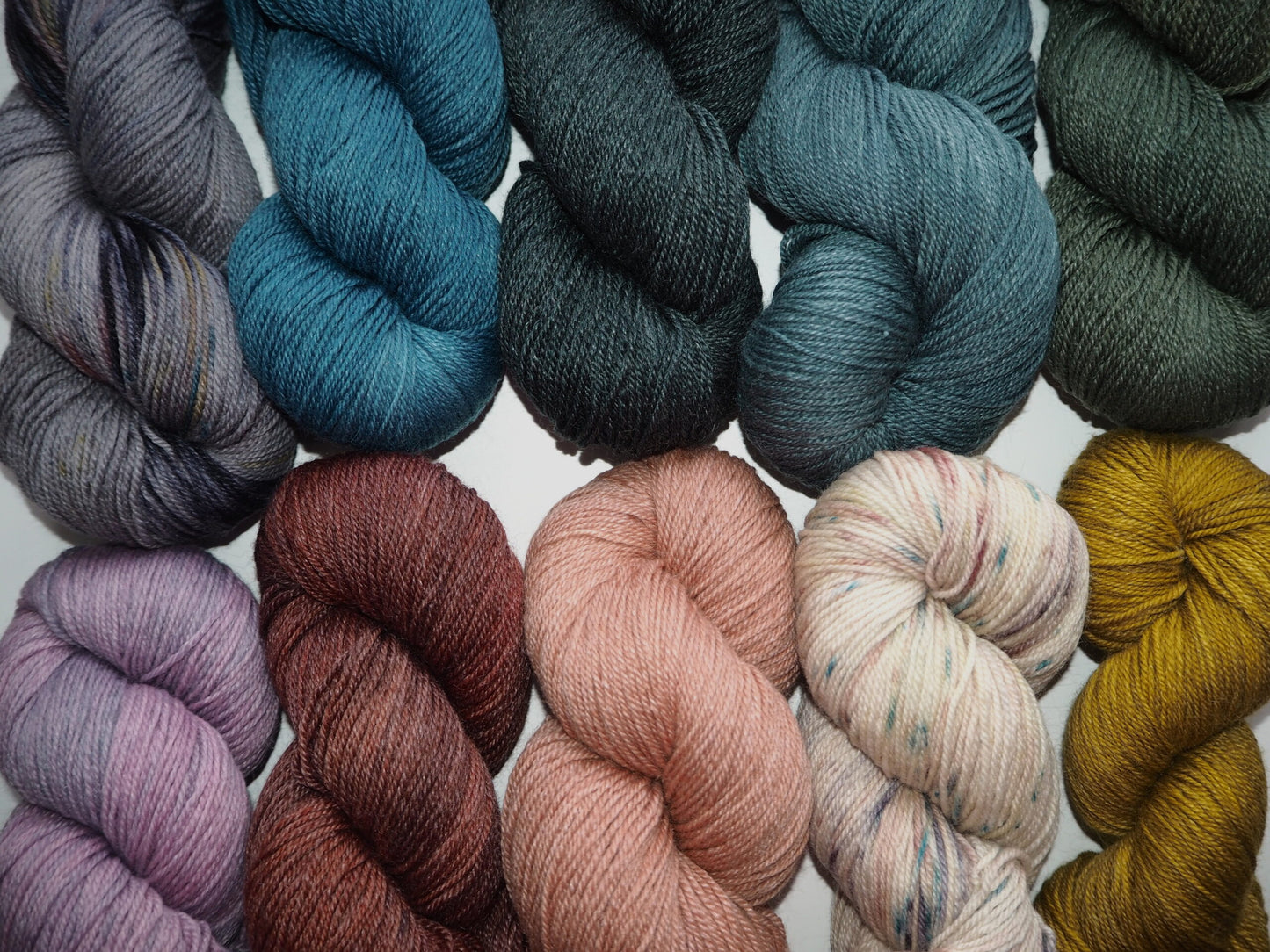 Hey Mama Wolf Sockyarn