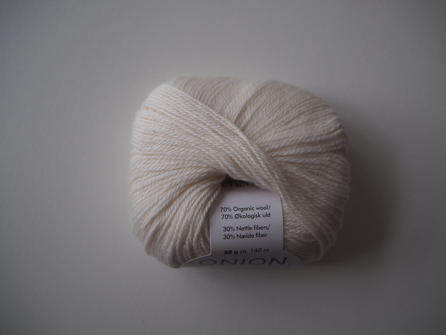 Onion No. 3 Organic Wool + Nettles 1101 Råhvid