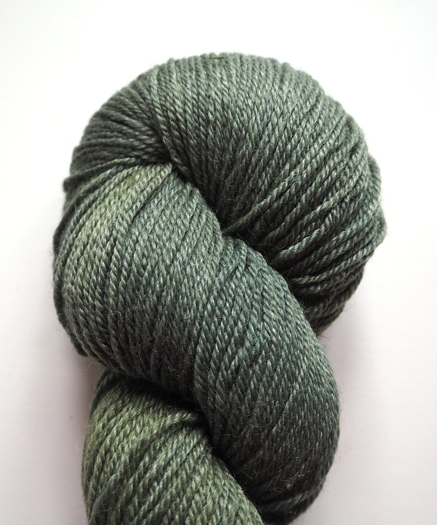 Hey Mama Wolf Sockyarn Hollyhock Green