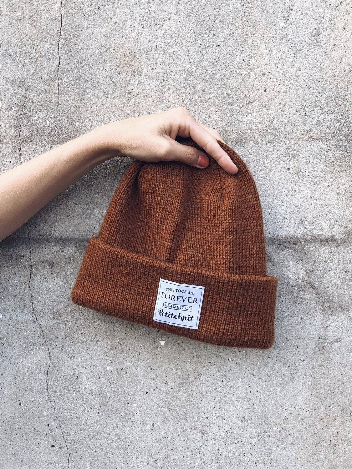 "Winter Is Coming - Knit Faster"-label